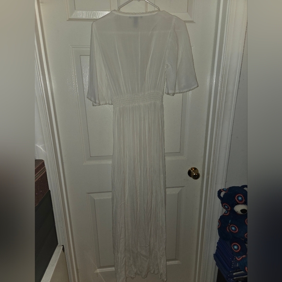 White Maxi TOP with Button Details - Picture 2 of 4